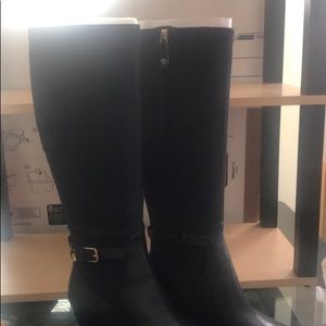 Tall navy Isaac mizrahi boots